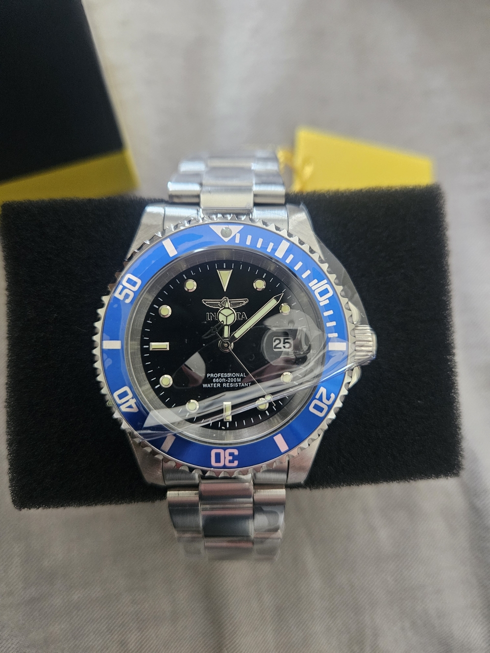 NWTs Invicta Men’s Blue and Black Stainless Steel Pro Diver Watch